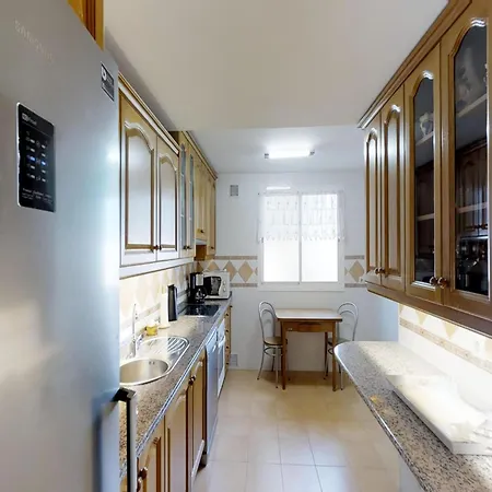 Cozy Elviria Beachside Lejlighed *